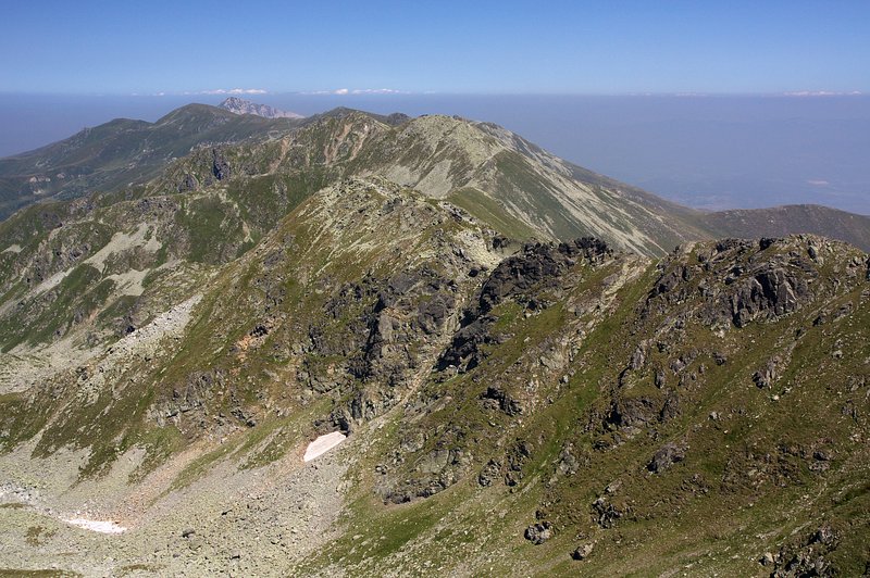 IMG_1251.jpg - Výhled z Peskovi na poslední část hřebene Šar Planiny až k vrcholu Ljuboten v pozadí