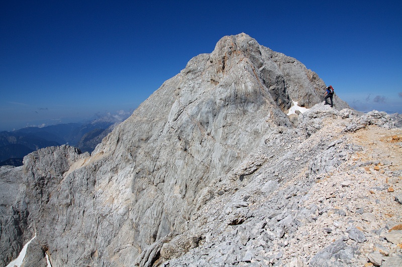 IMG_9770.jpg - Pohled na Triglav (2 864 m) z Malého Triglavu (2 725 m)